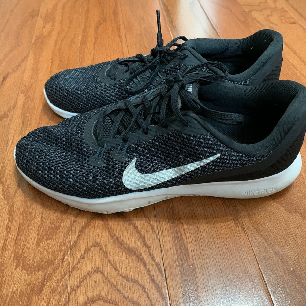 Women’s Nike Training Shoes 9W